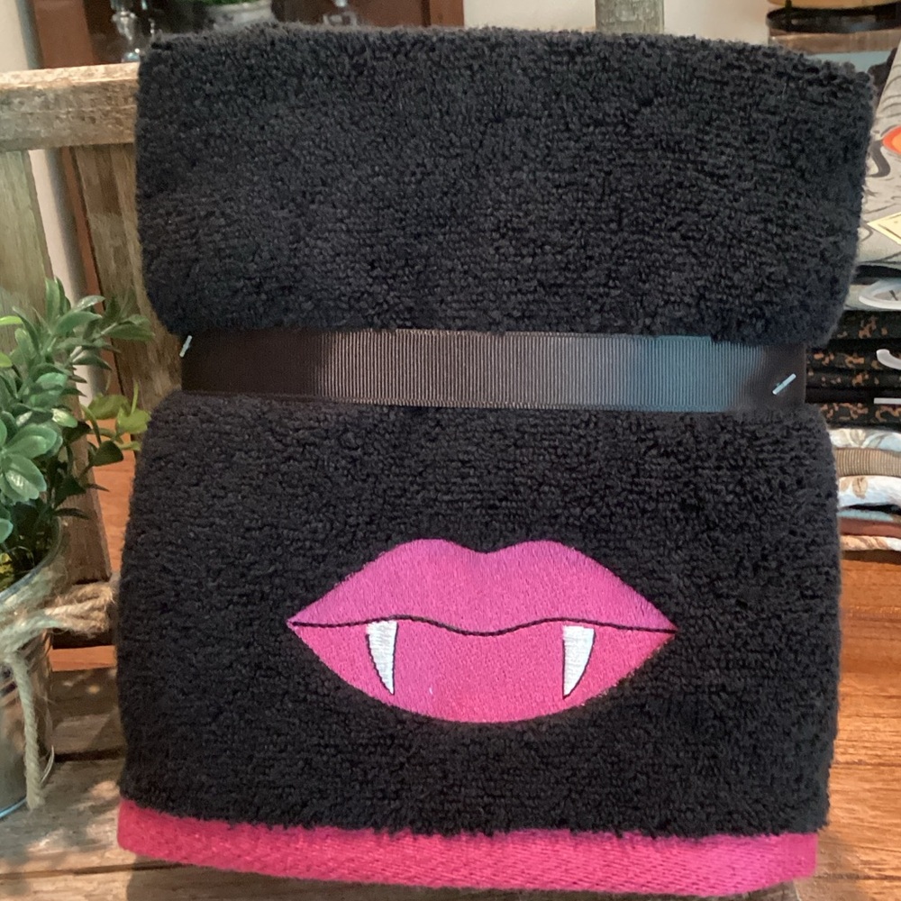 Betsey Johnson 2 Piece Halloween Hand Towel Set by